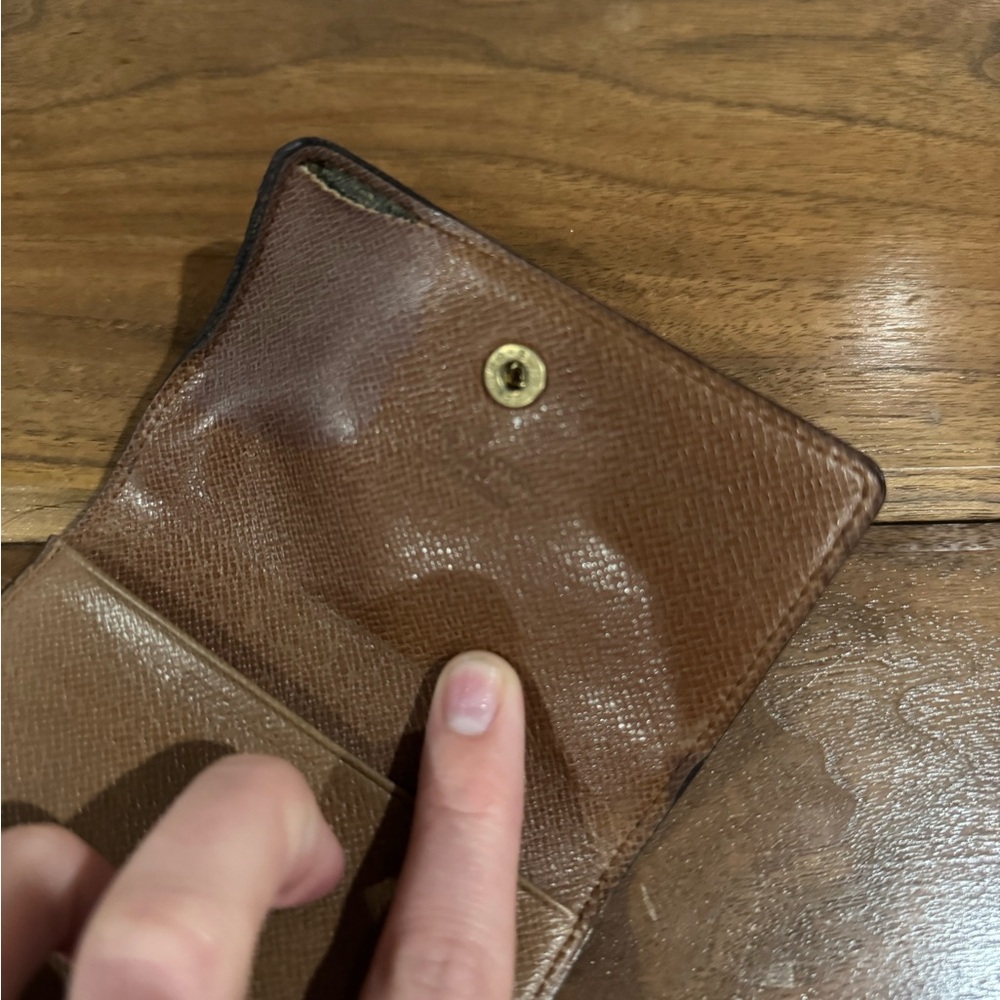 Louis Vuitton Monogram Card Holder - Picture 9 of 11